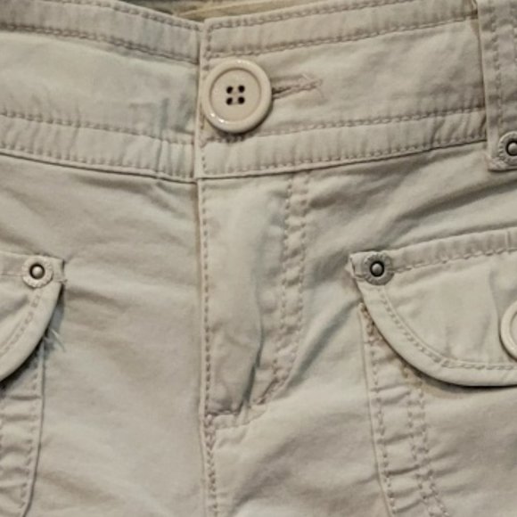 Ladies Capri's/Cropped - Picture 3 of 7